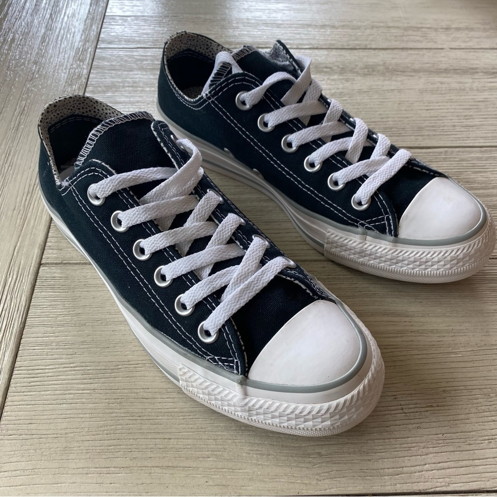 Converse Navy/White Chuck Taylors Allstar Low Double Tongue size 7